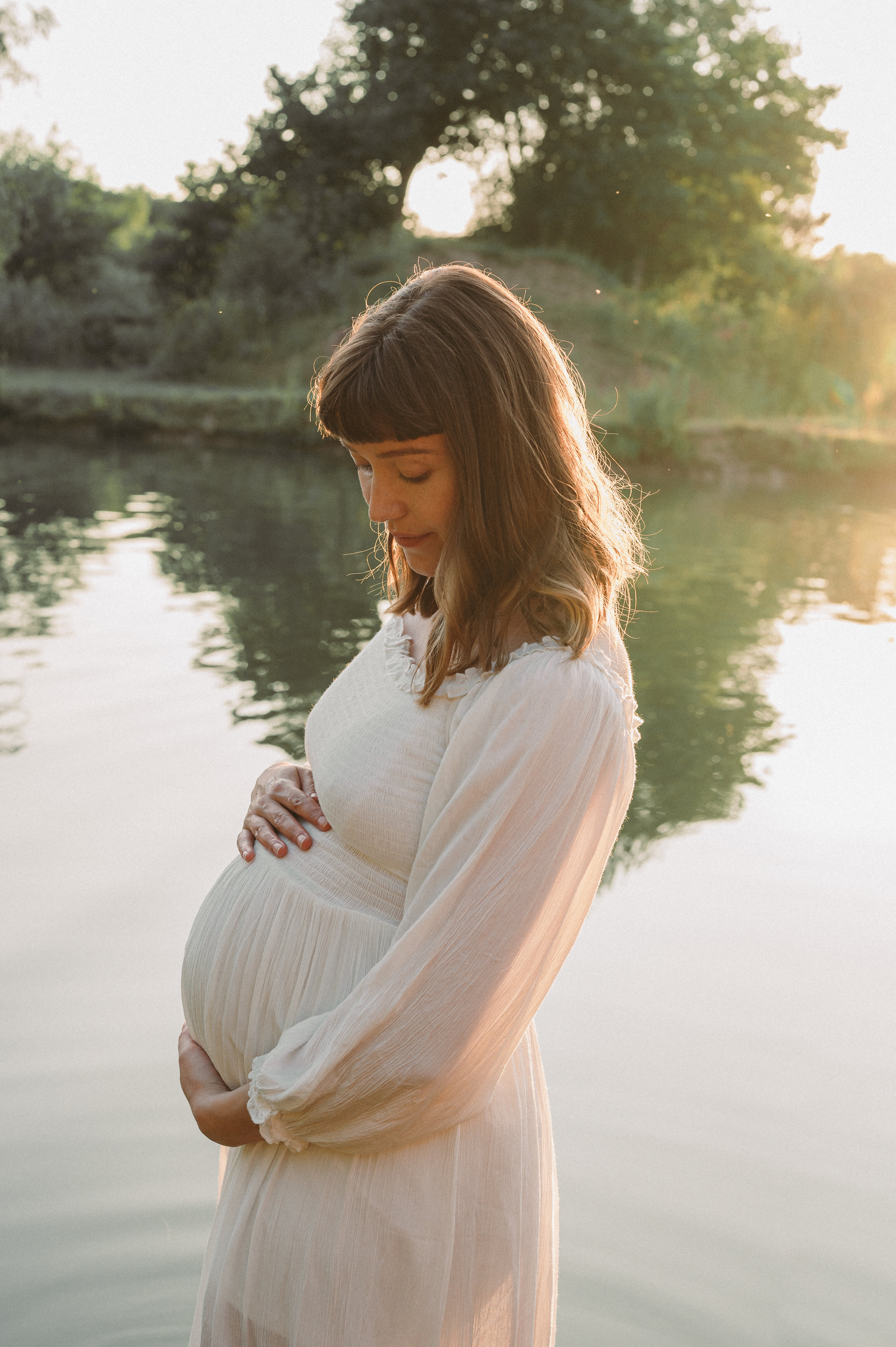 maternity/pregnancy photo taking at Pool Bridge Farm in Yorkshire