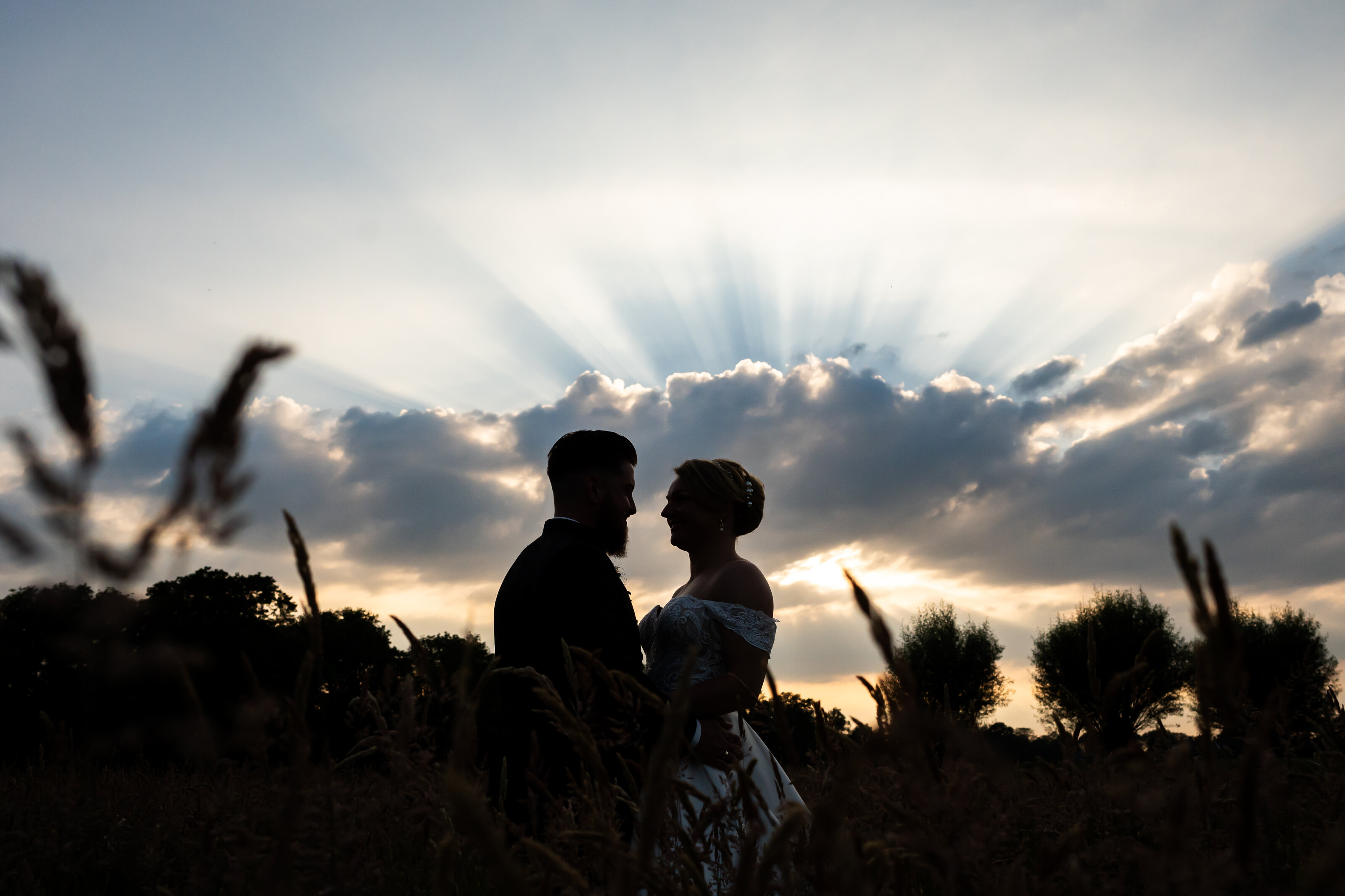 Trouwen in Twente, Twente, Westerhaar, Oost Nederland, liefde, echt, tijdloos, Bruiloft, trouwreportage, bruidsfotograaf, trouwfotograaf, rust, Twenterand, De fotograaf van Twente, Schipper, Juliantien, Juliantien fotografie