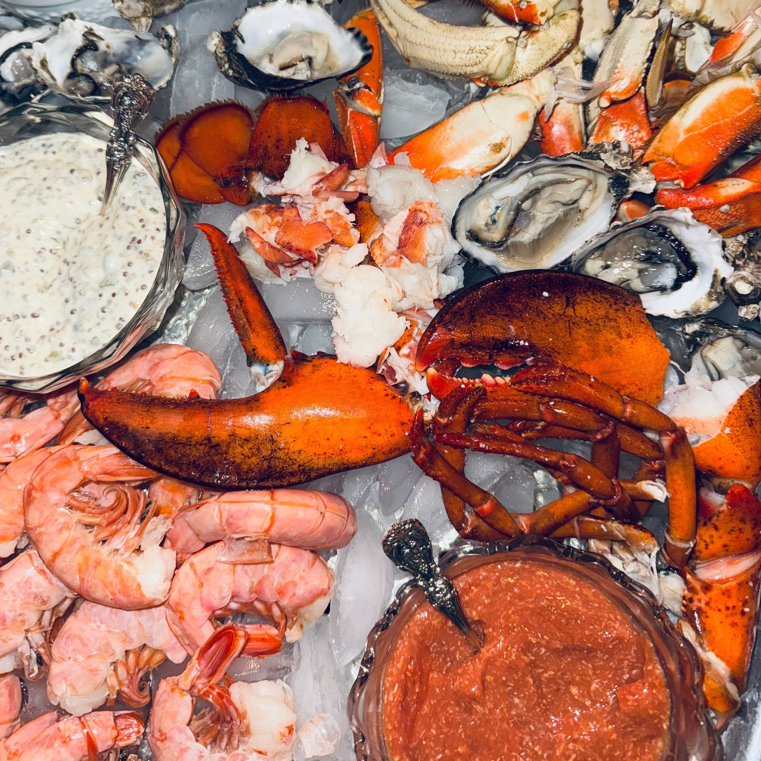 maine-lobster-seafood-platter