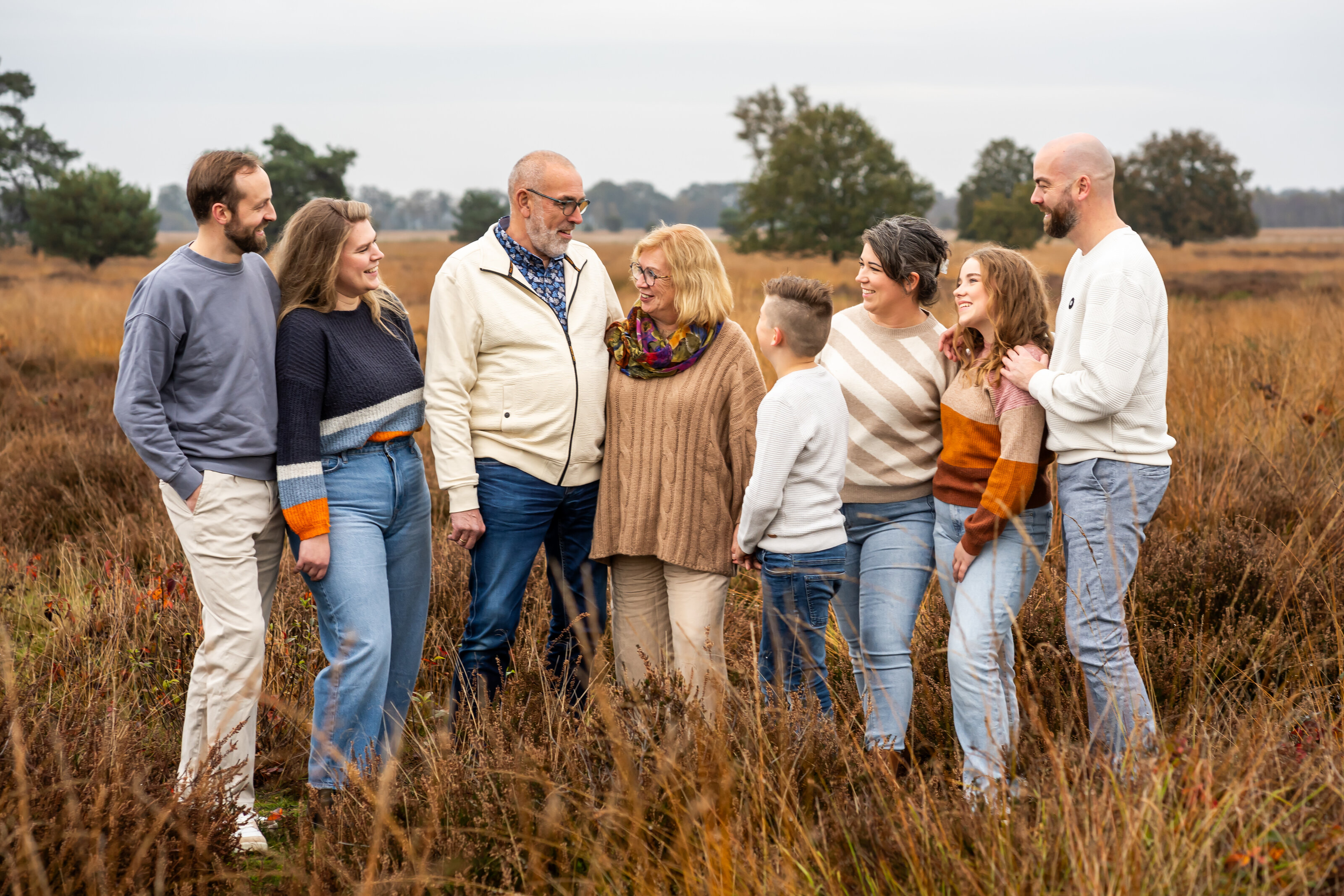 familie fotograaf, gezinsfotografie, familie, liefde, echt, tijdloos, kleur echt, Twente, Twenterand, Westerhaar, Vriezenveen, Hardenberg, Almelo, Enschede, kinderfotografie, fotograaf, Juliantien, Schipper, Juliantien fotografie