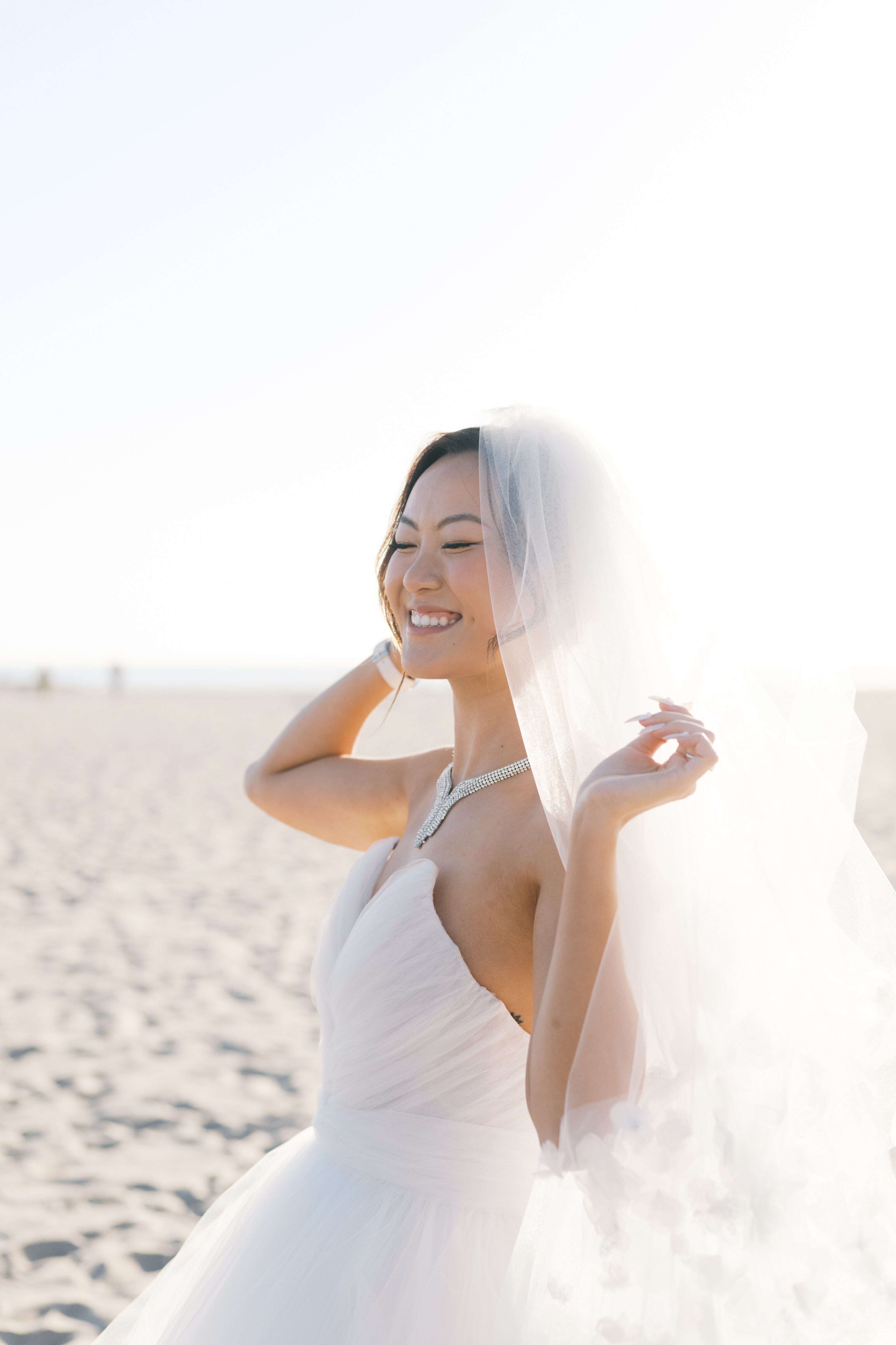 DanaandZi_ShuttersontheBeachwedding_CatherineChuangPhoto-805738