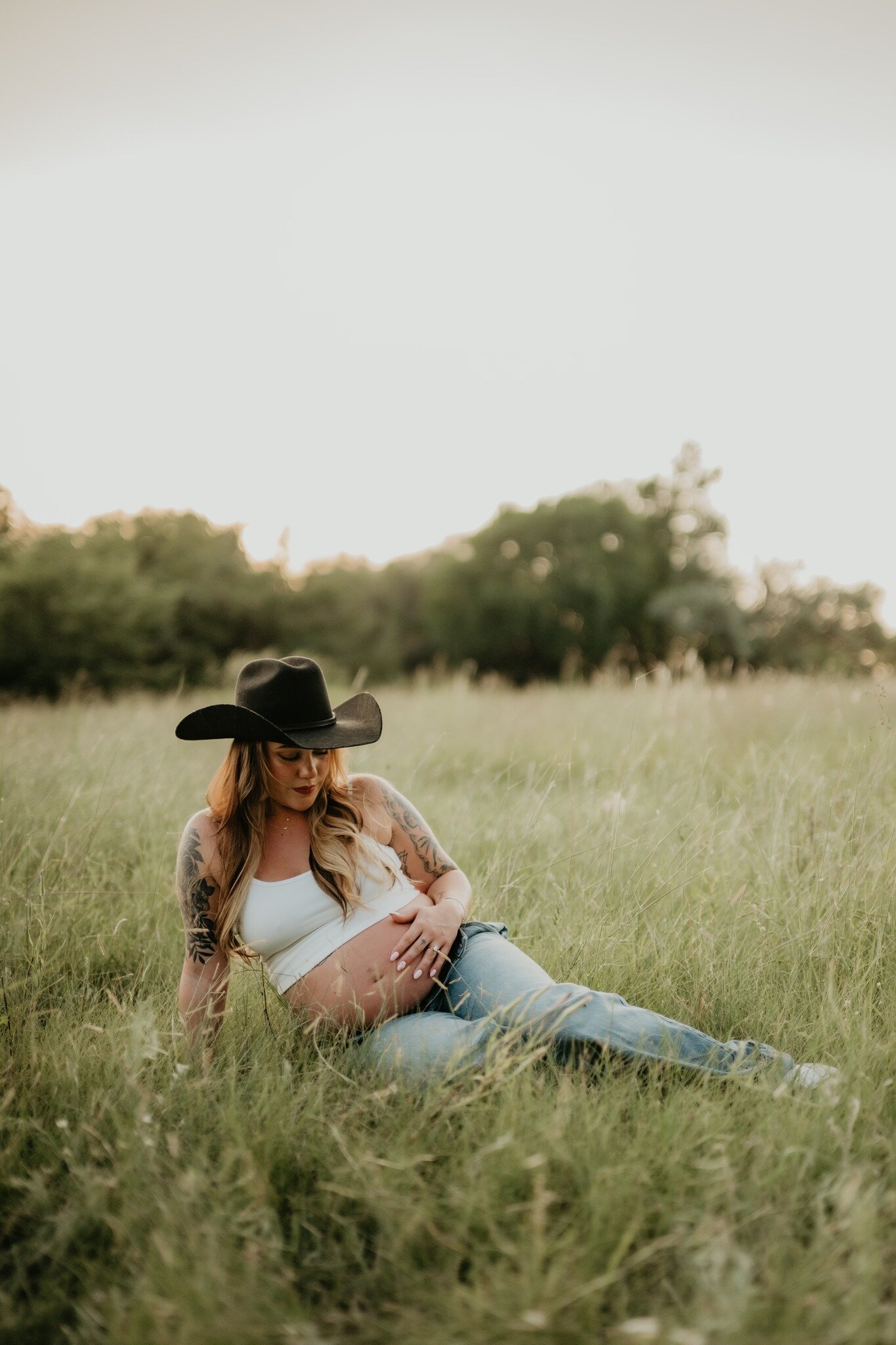 maternity session, amarillo, texas, pregnant mom in field, country cowboy session