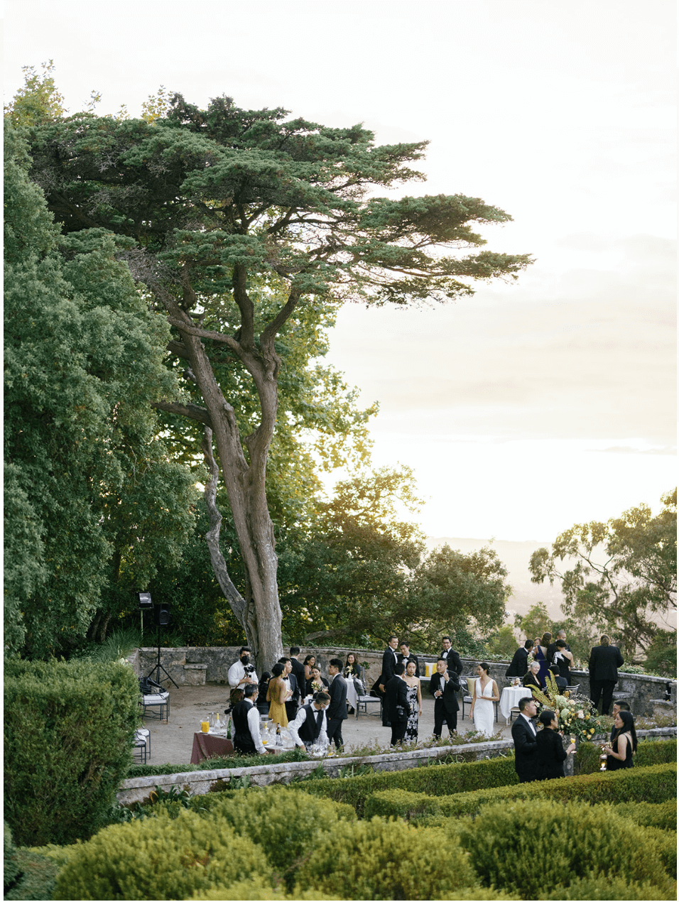 Wedding-cocktail-area-meia-laranja-Seteais-palace-Sintra