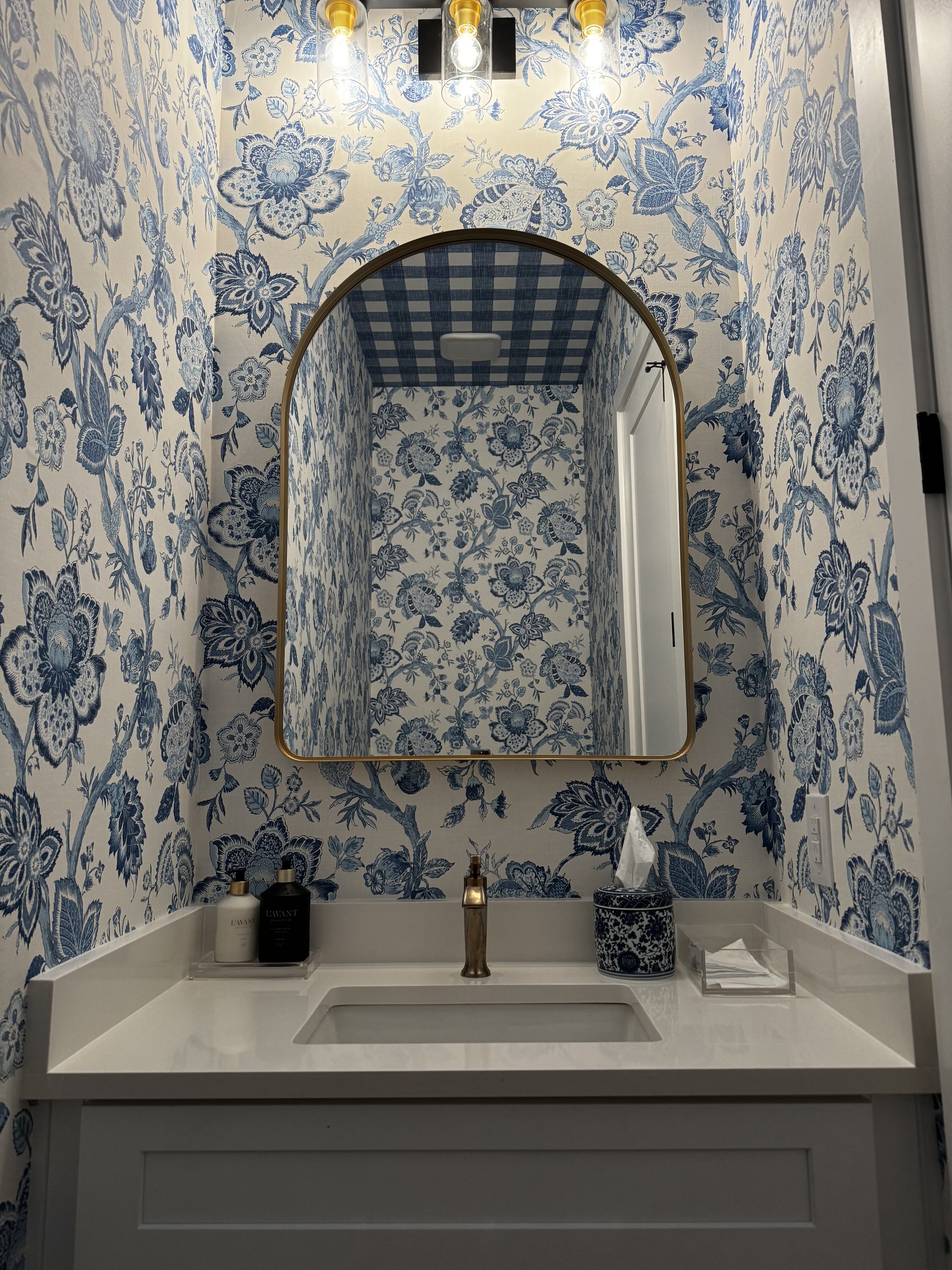 Traditional Blue Bathroom Wallpaper