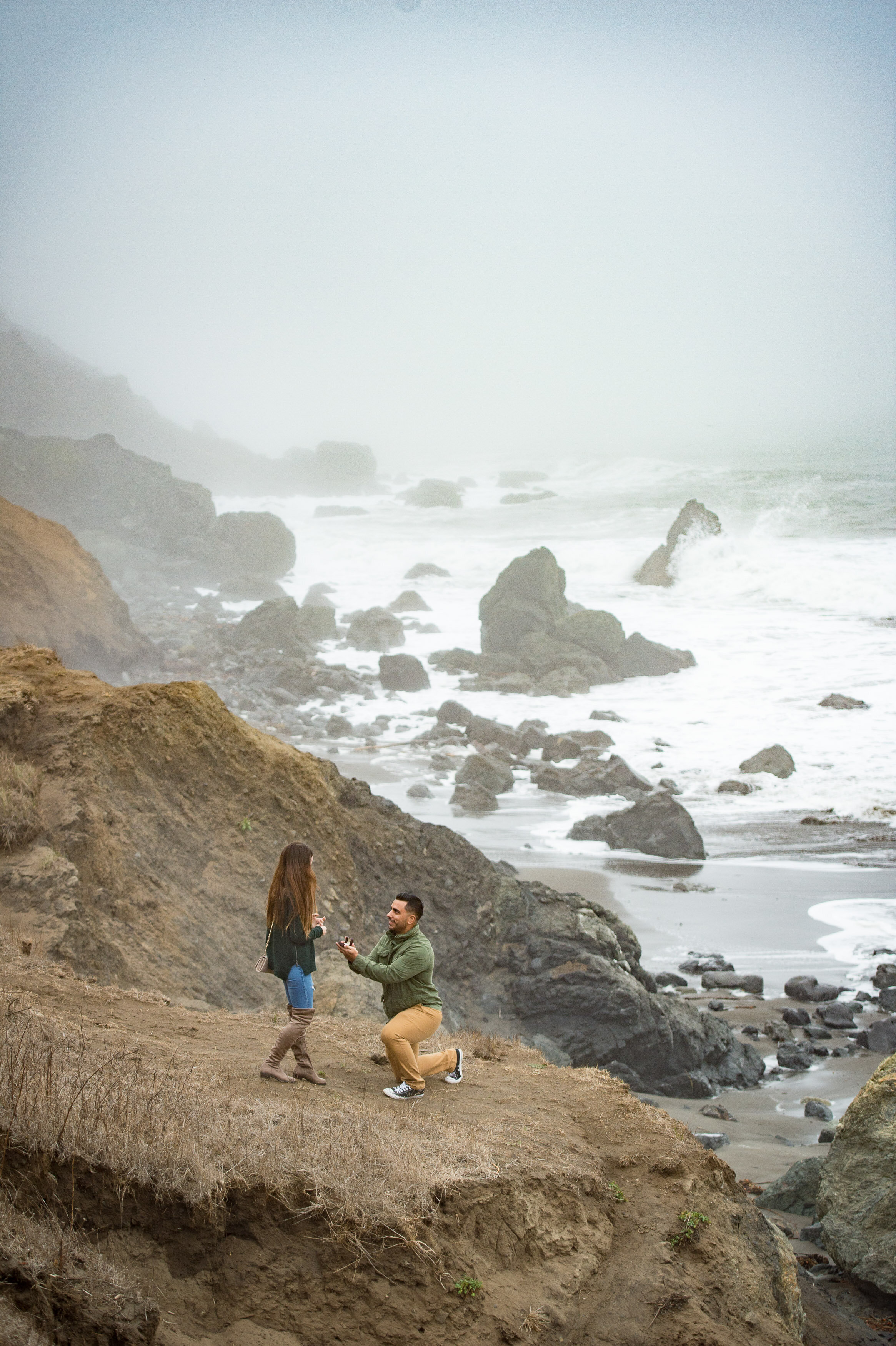 marriage-proposal-muir-beach-mist-rocks-waves-9