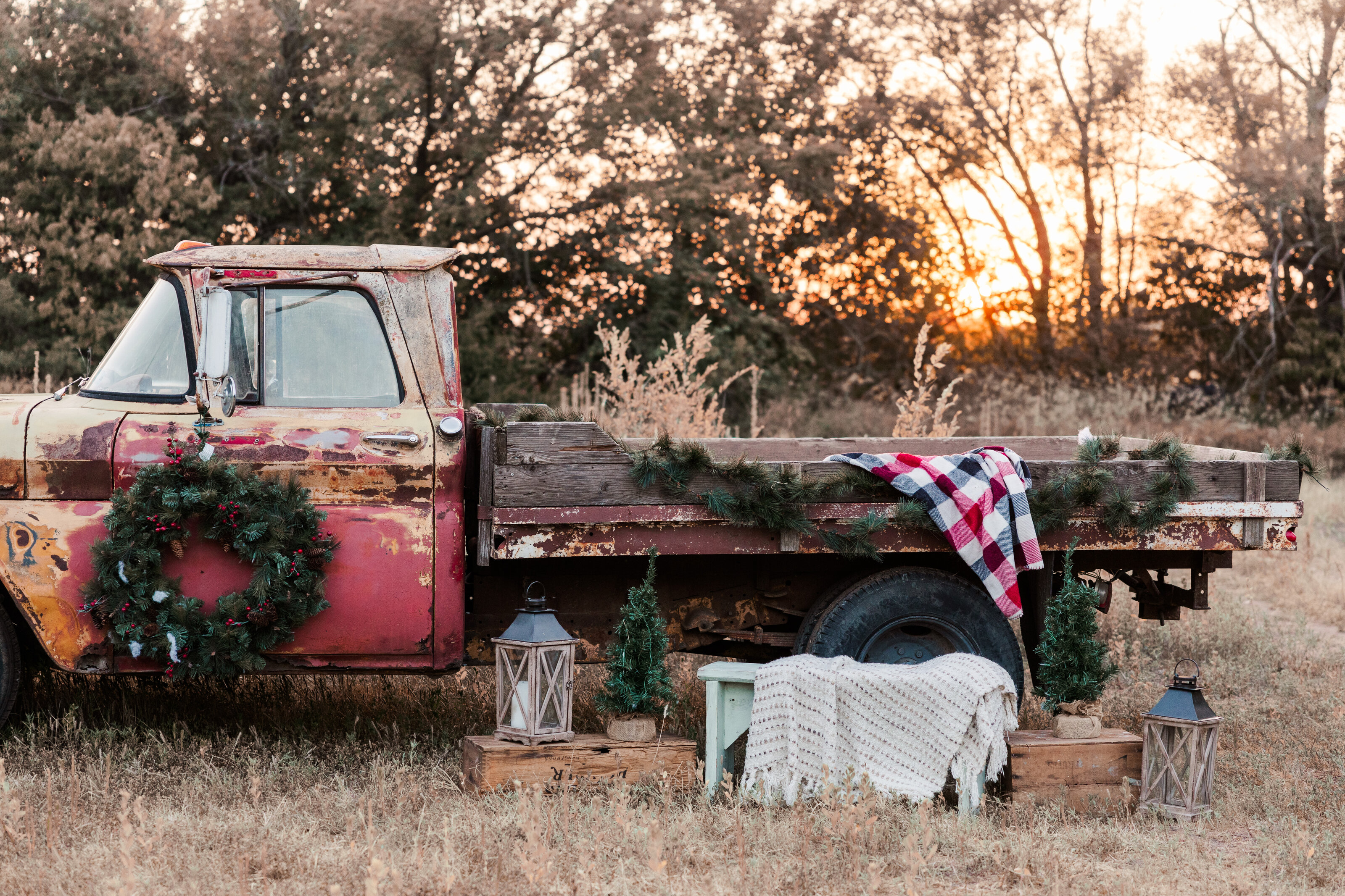 jeanizecilliersphotograph-christmastruckoneton-2