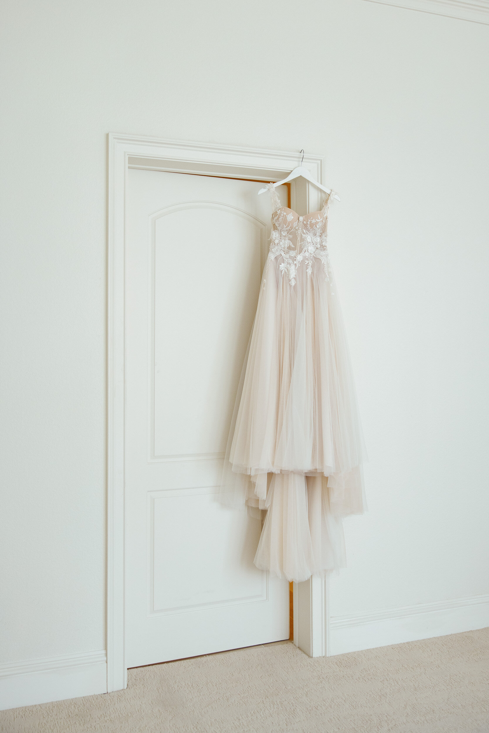 minimalist-wedding-dress