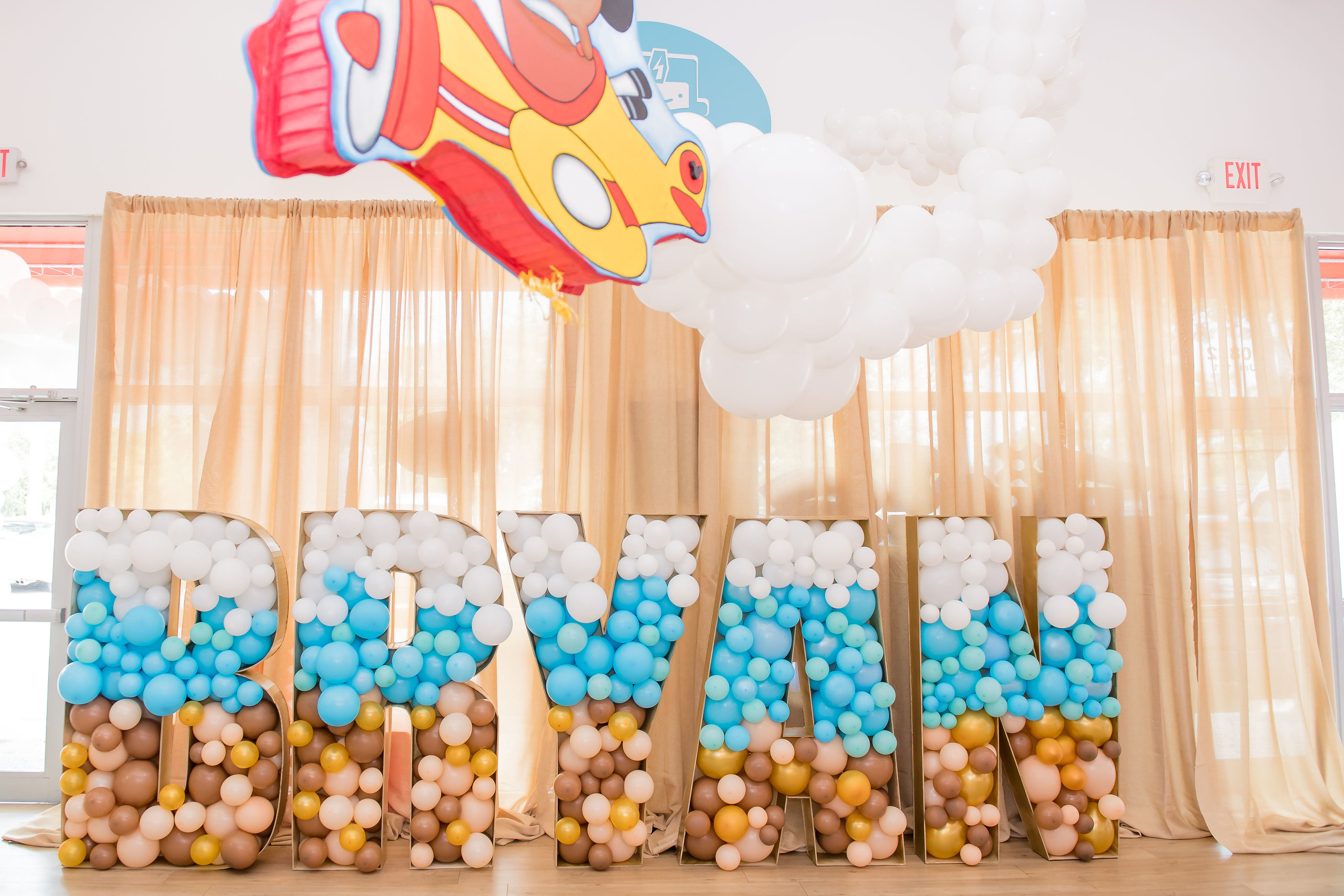 miami-event-planner-one-inspired-party-Mickey-Aviator-11