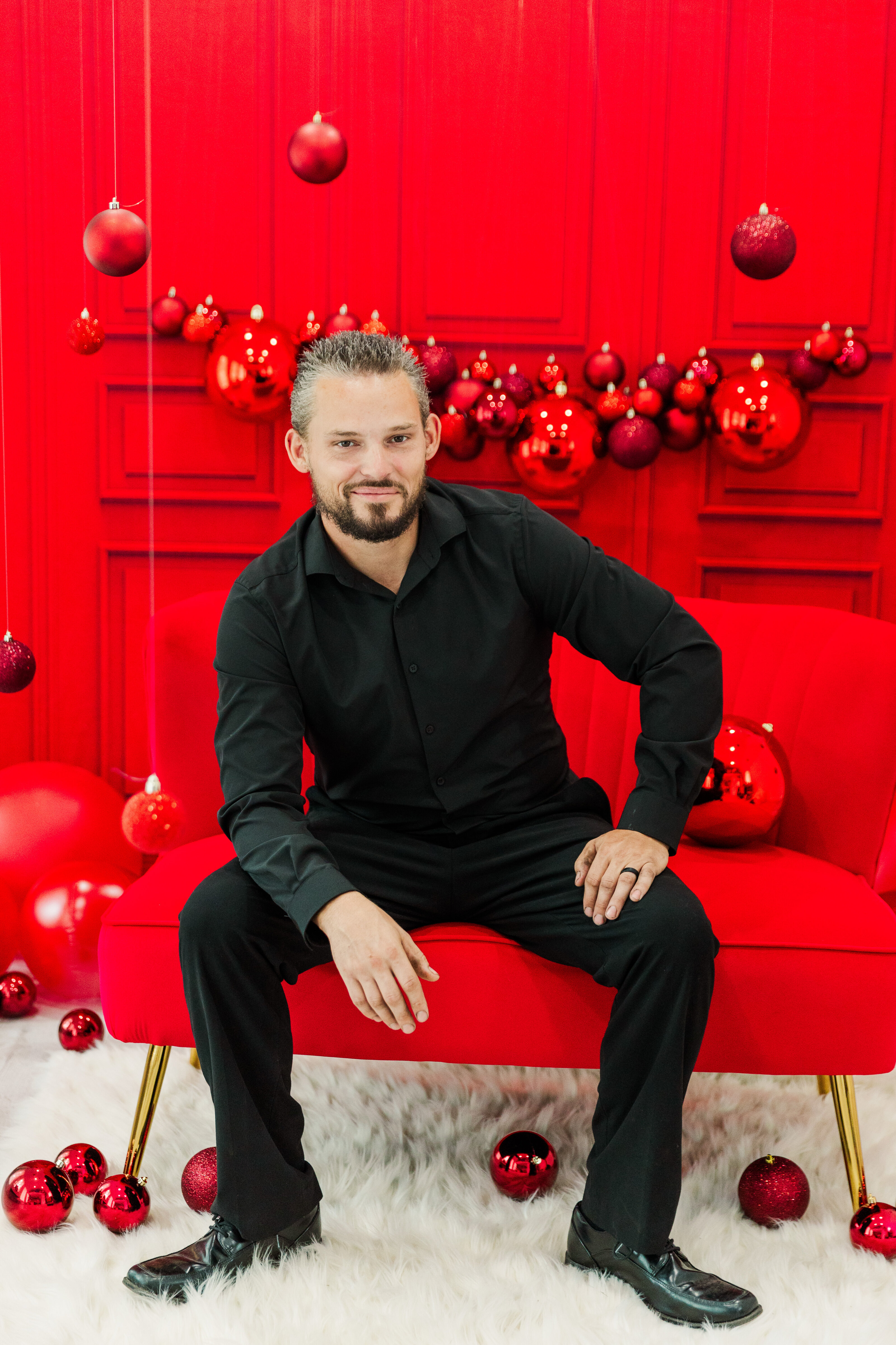 jeanizecilliersphotograph-j+jredchristmas-8