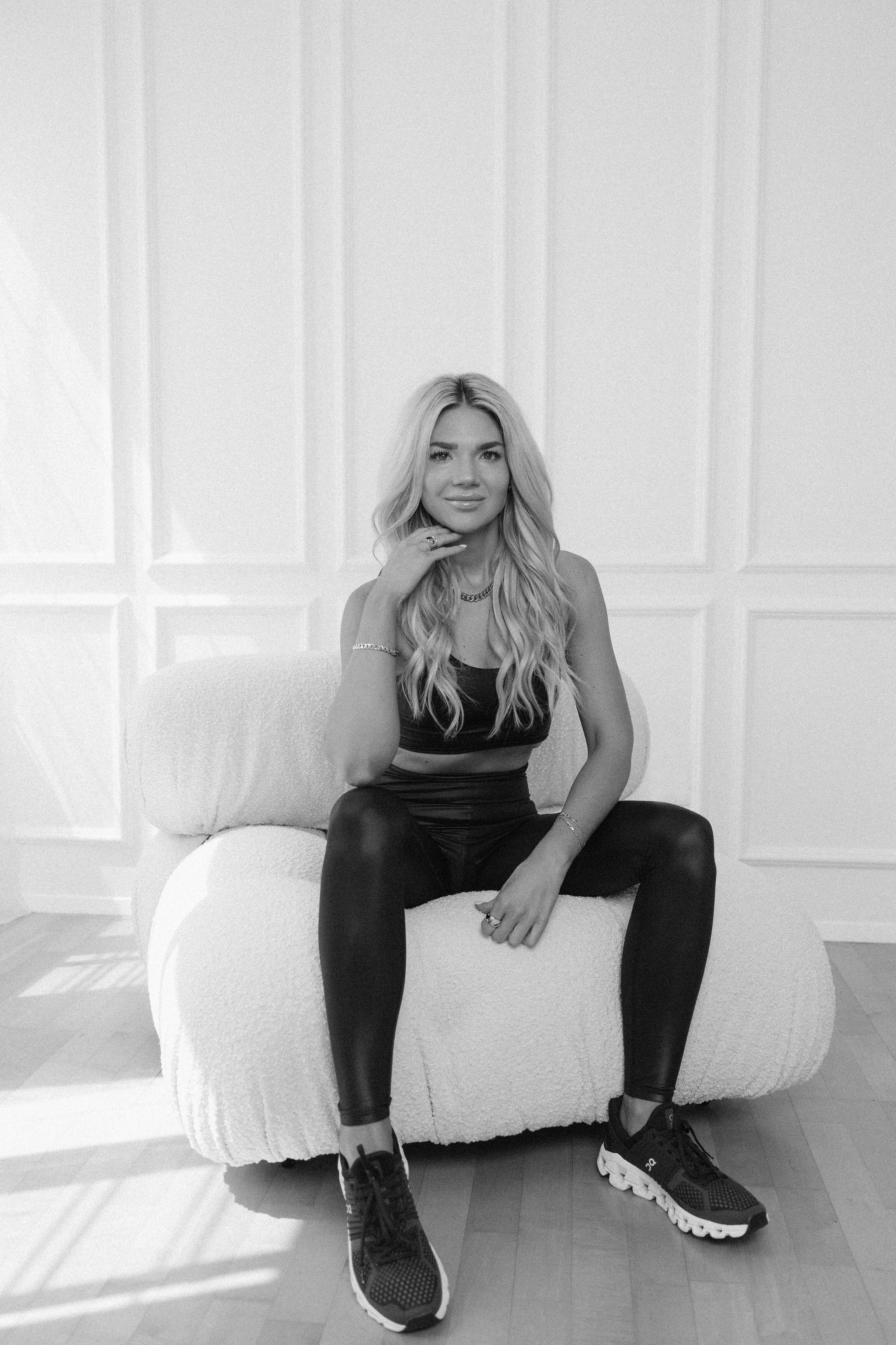 Amanda-9078bw