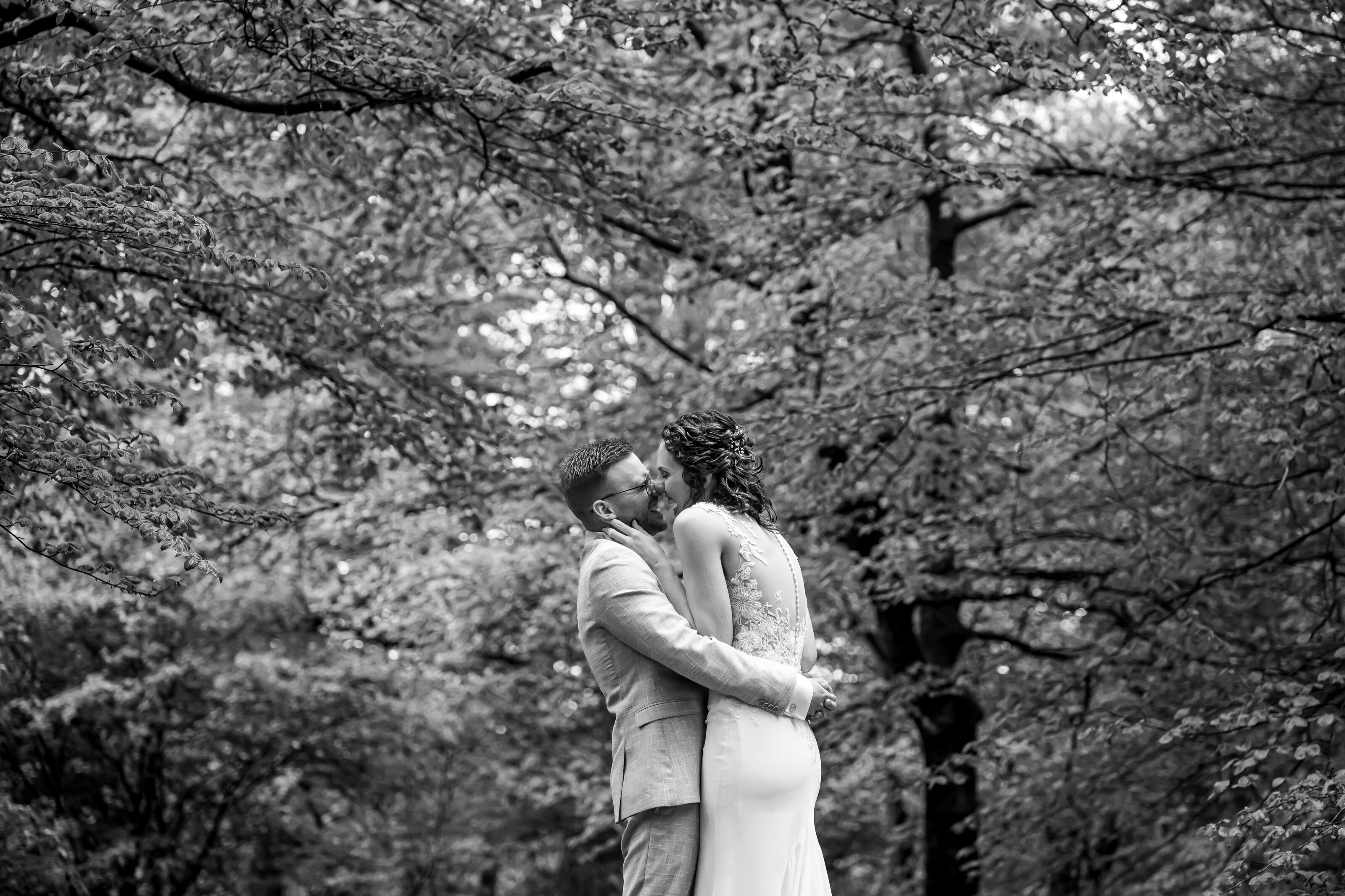 Trouwen in Twente, Twente, Westerhaar, Oost Nederland, liefde, echt, tijdloos, Bruiloft, trouwreportage, bruidsfotograaf, trouwfotograaf, rust, Twenterand, De fotograaf van Twente, Schipper, Juliantien, Juliantien fotografie