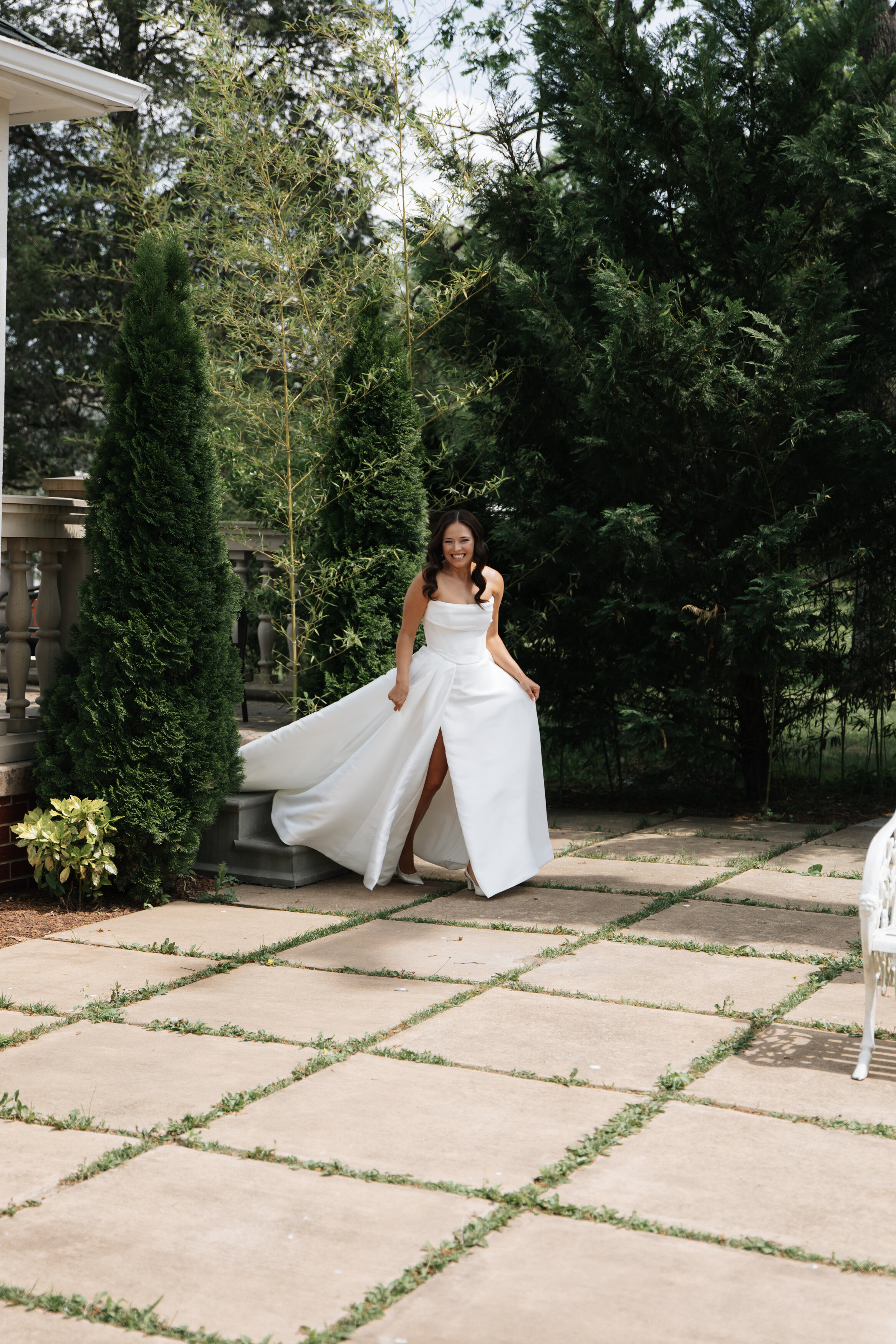 Debbie Elisa Photography - Virginia Wedding PHotographer - Morais Vineyard (2 of 16)
