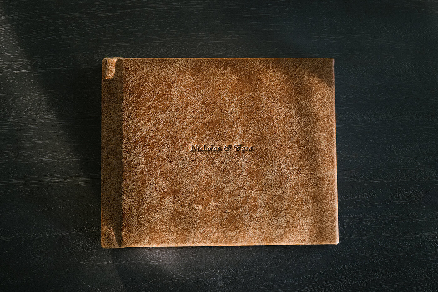 Fine-Art-wedding-album-brown-leather