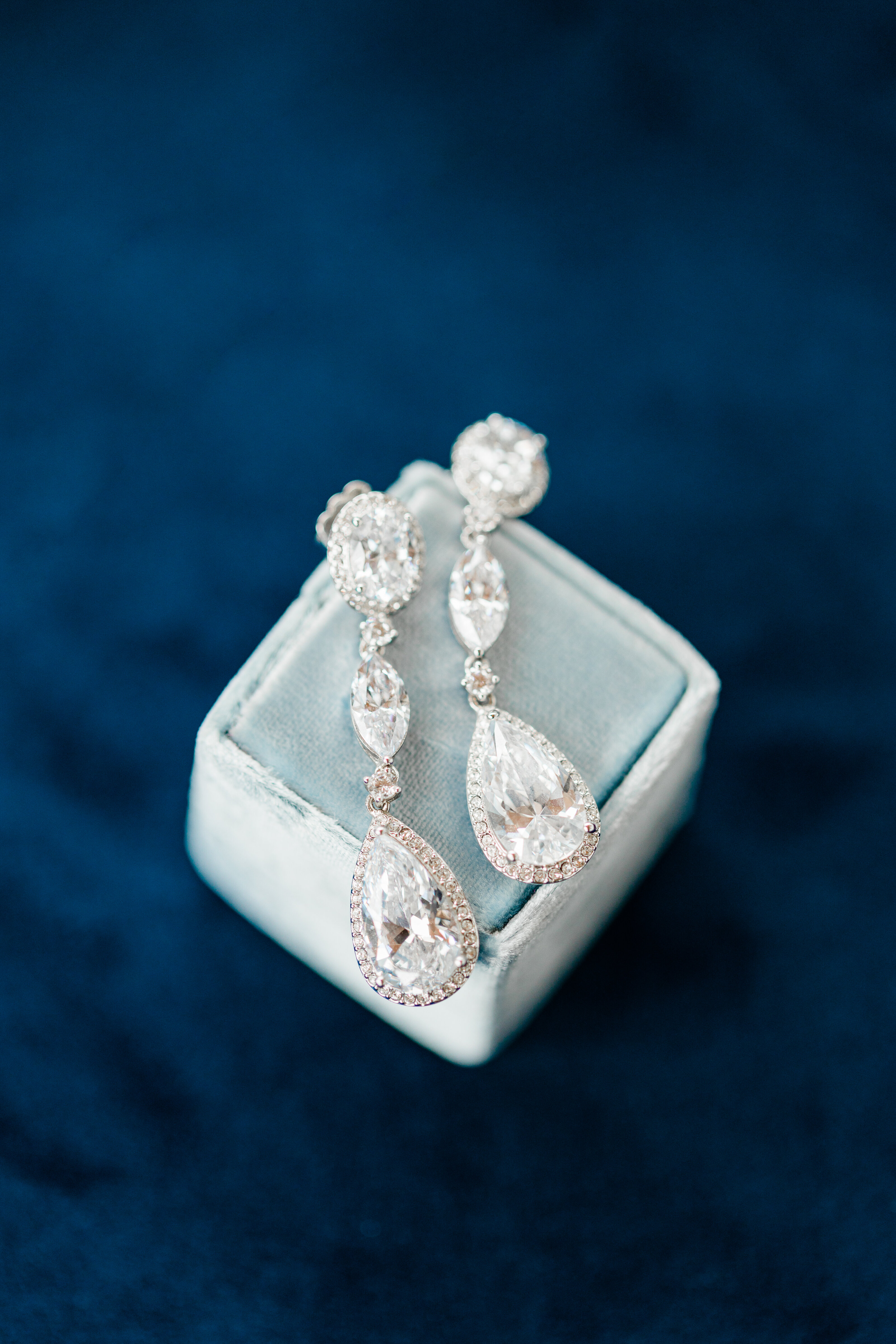 Beautiful crystal chandelier earrings