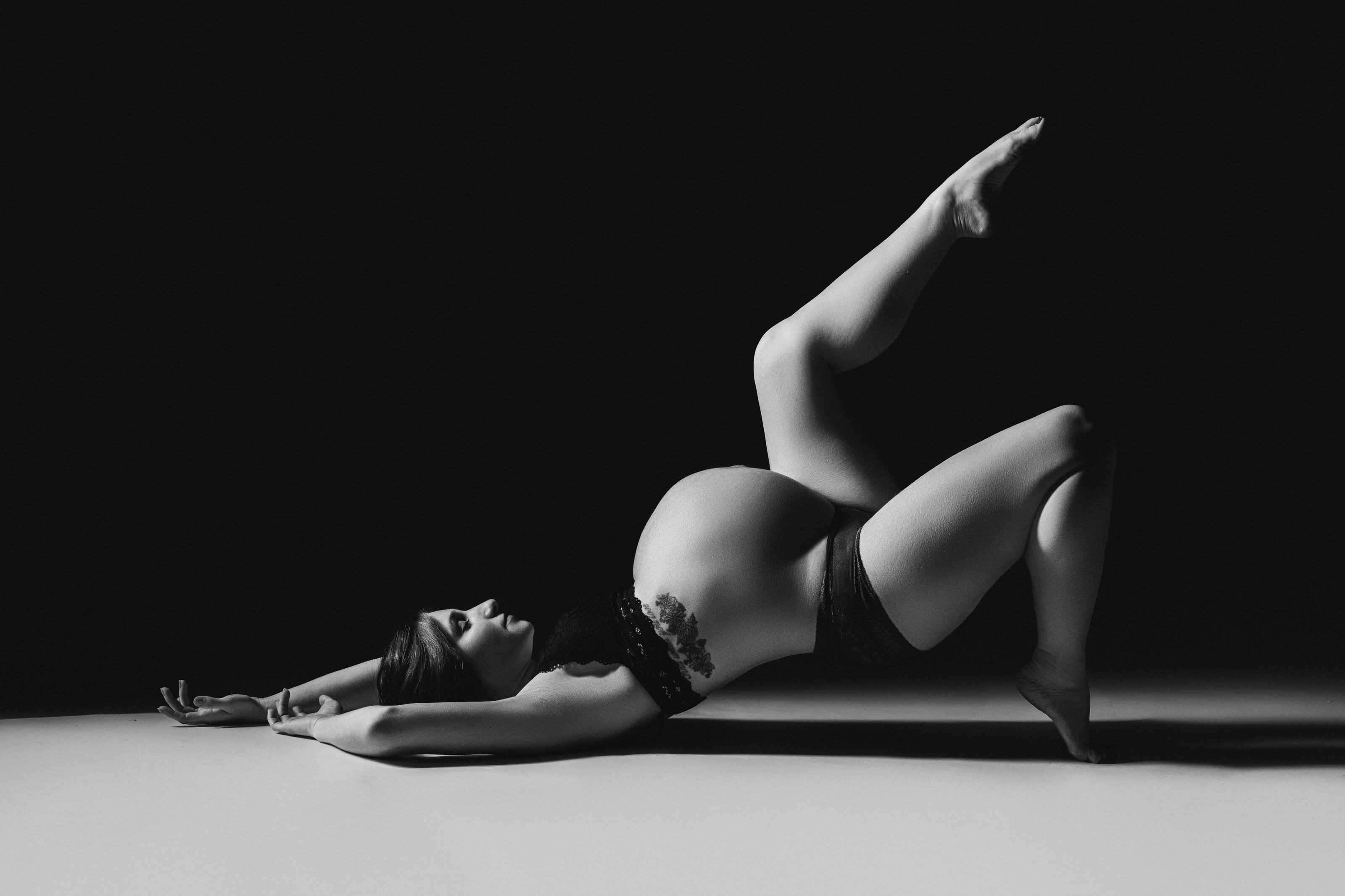 Kirsty-NicSo Studio-Maternity-charlotte (6 of 6)