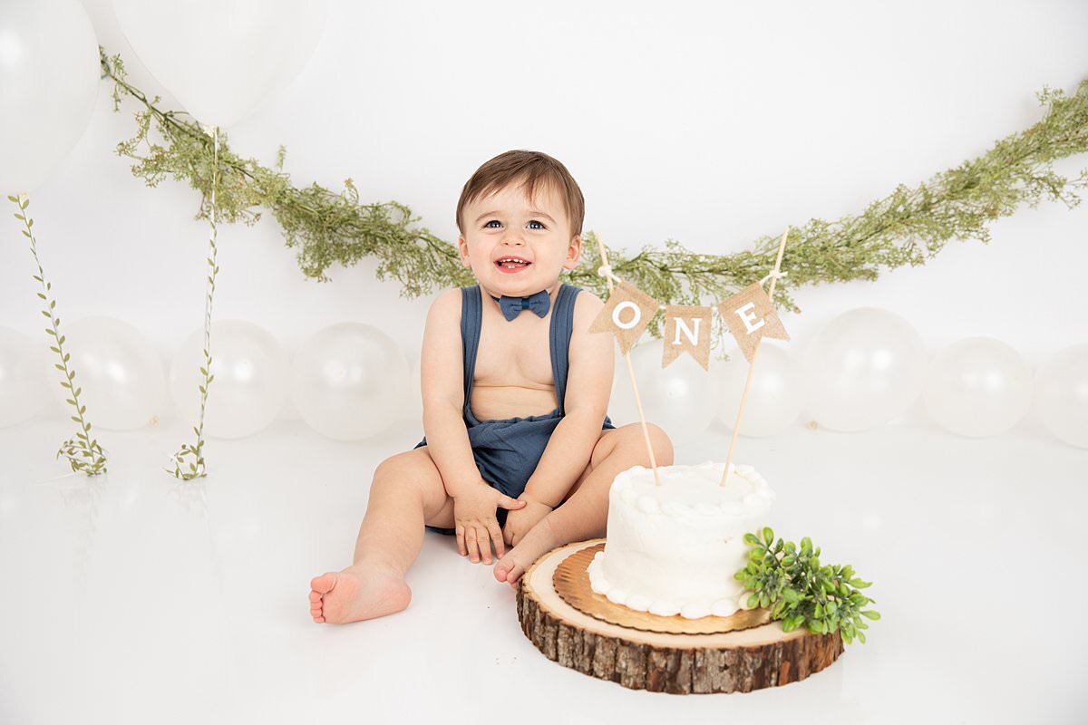 1 year old boy cake smash by Maryland Portrait Photographer : Rebecca Leigh Photography