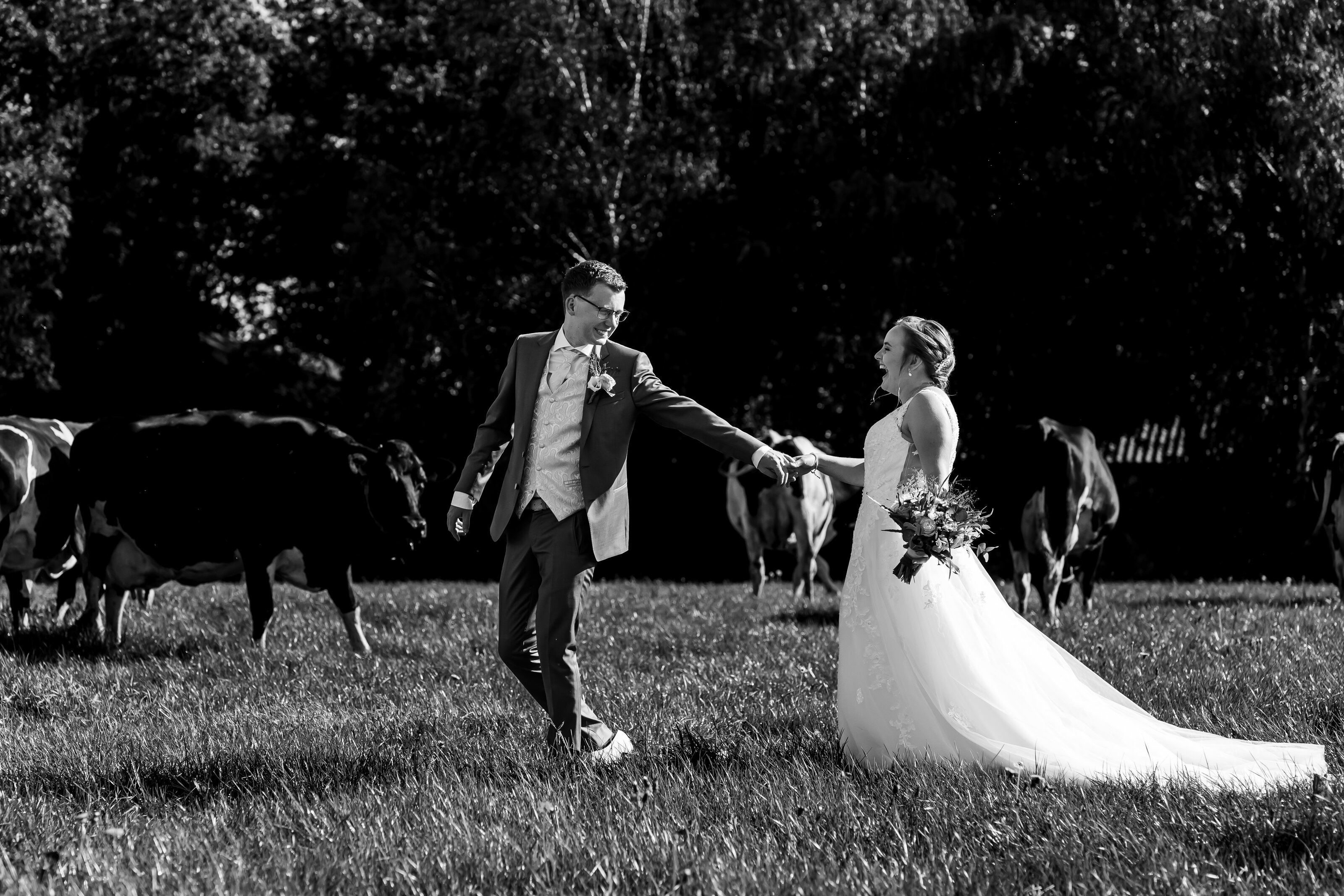 Trouwen in Twente, Twente, Westerhaar, Oost Nederland, liefde, echt, tijdloos, Bruiloft, trouwreportage, bruidsfotograaf, trouwfotograaf, rust, Twenterand, De fotograaf van Twente, Schipper, Juliantien, Juliantien fotografie