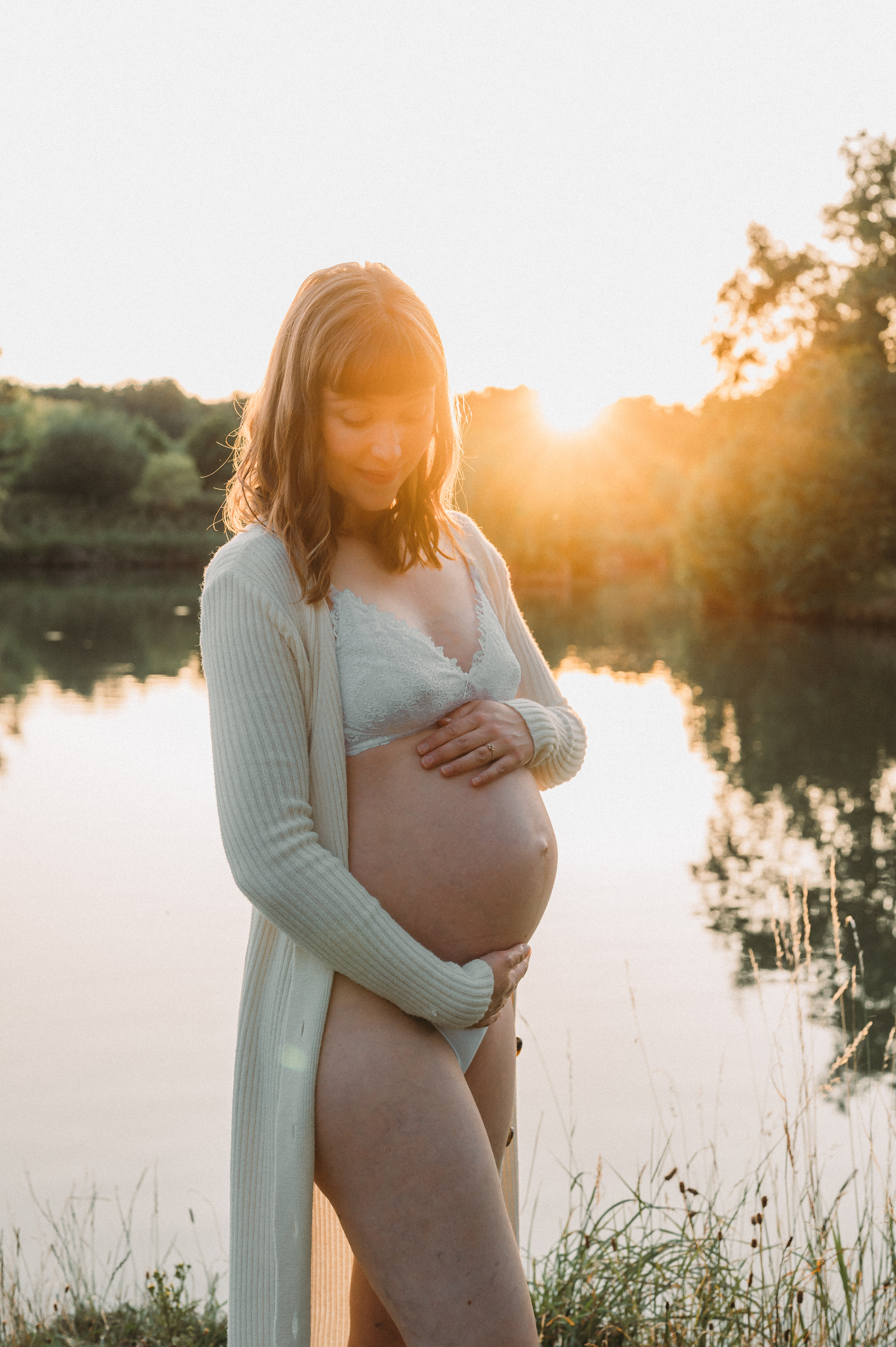 maternity/pregnancy photo taking at Pool Bridge Farm in Yorkshire