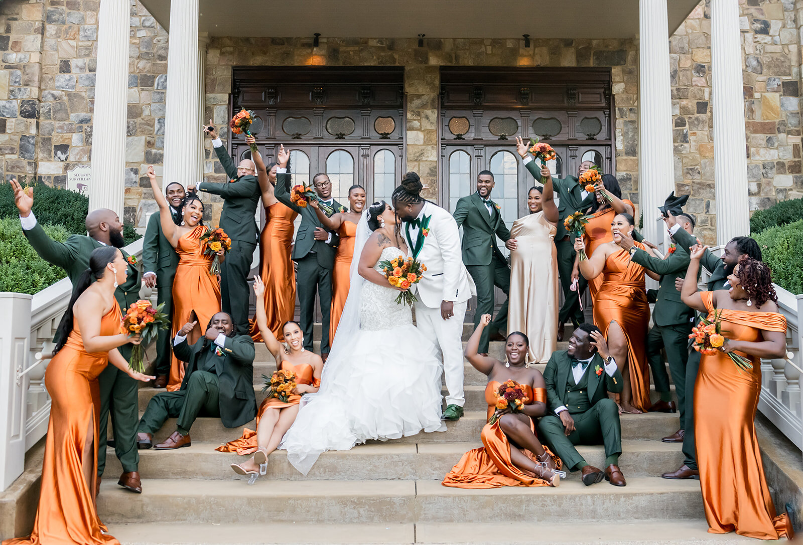 Atlanta-wedding-photographer-bridal-party-at-2400-on-the-river