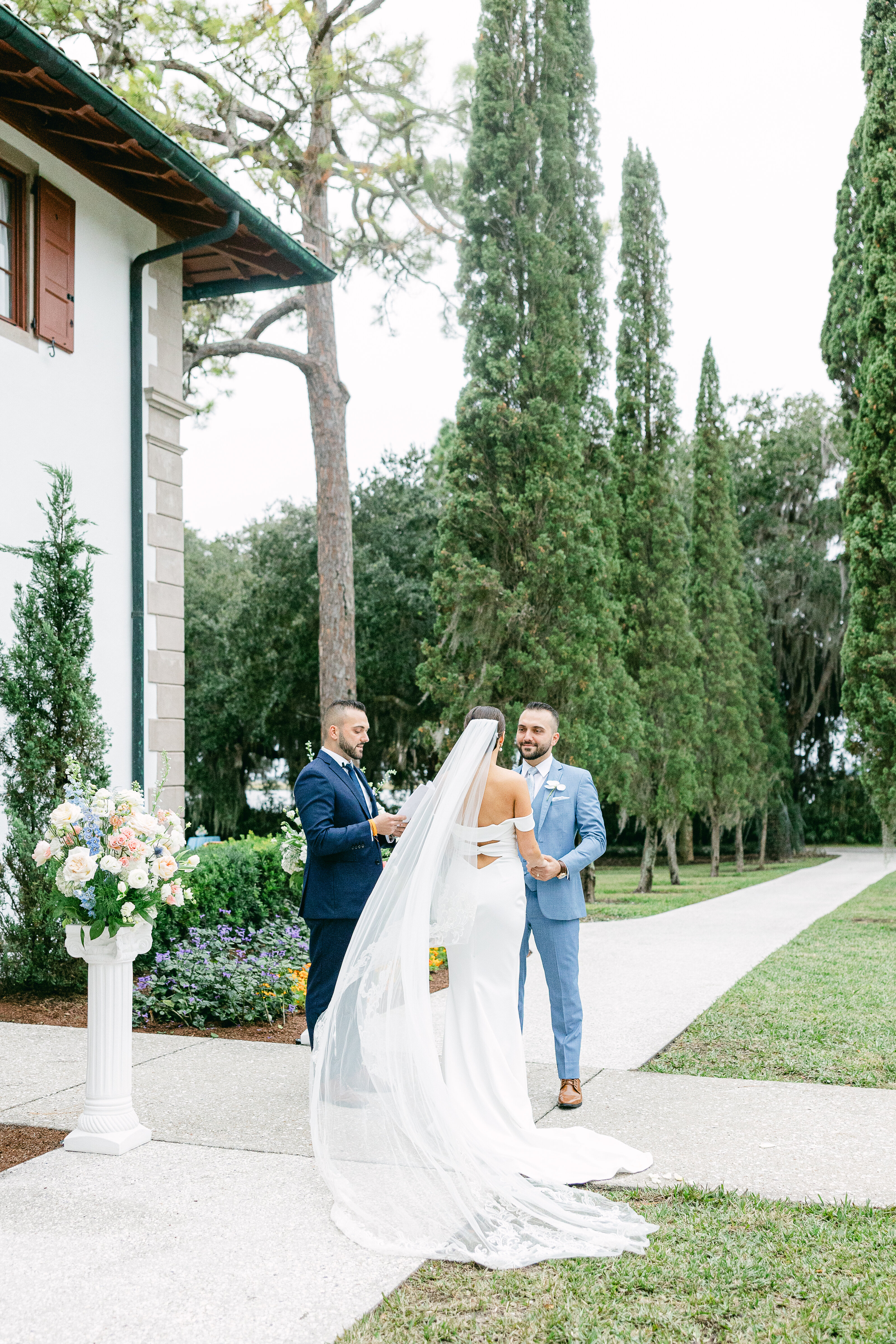 A romantic and intimate wedding at Jekyll Island, Georgia, beautifully documented by Amia Marcell Photography. With its historic charm and coastal beauty, Jekyll Island is a dream setting for a timeless wedding celebration. As one of the best wedding photographers in Georgia, we specialize in capturing sophisticated, emotional, and editorial-style imagery for luxury weddings.