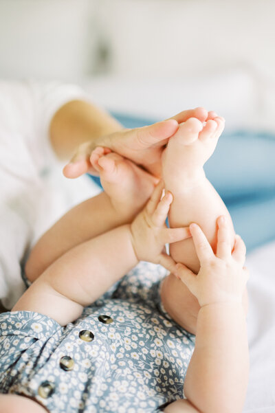 Baby feet and baby hands on a newborn in Nashville TN