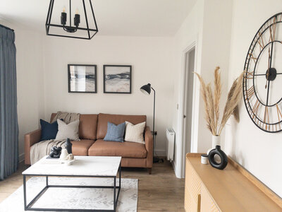 Interior Design, Bespoke Soft Furnishings & Home Staging. Four Oaks Interiors is a family run business with a friendly approach. Interior design, bespoke soft furnishings & home staging for all budgets based in the United Kingdom. In home consultation, curtains, blinds, cushions , re-upholstery, spatial planning, project management, installation & holiday rental design.