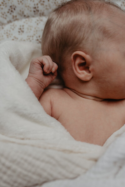 Fotograaf Medemblik newborn moederschap baby  Noord-Holland