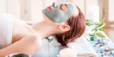 Las Olas offers signature custom facials  which also include neck, upper back and shoulder massage.