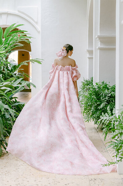 Monique Lhuillier Wedding Dresses