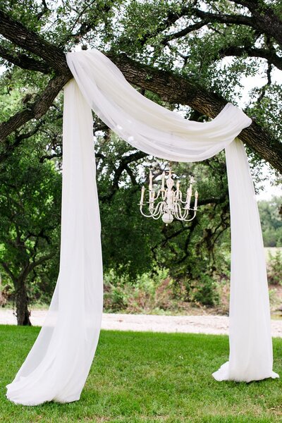hills-country-wedding-venue-fabric-arch