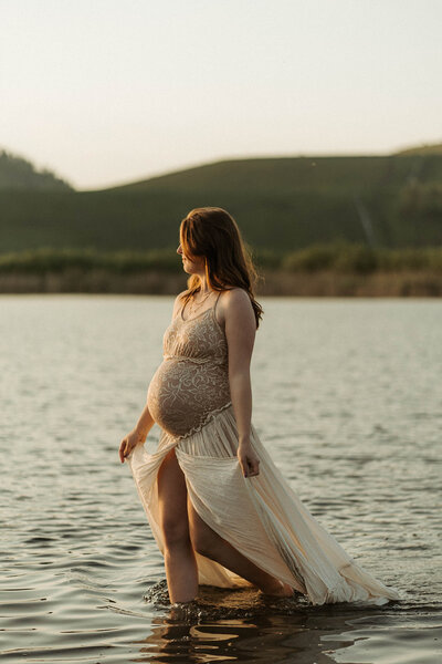 motherhoodsessie borstvoedingsshoot