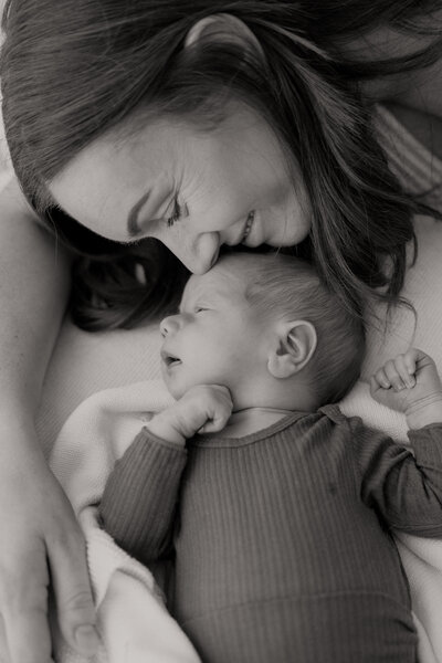 Canberra Newborn Photographer captures 2 week old baby with blue eyes