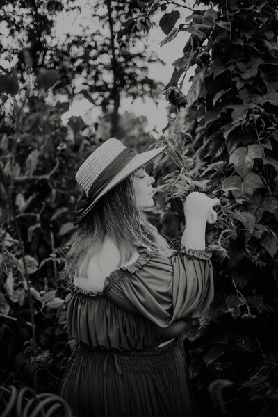 Peaks+Waves Portraits is a Luray, VA based photographer specializing in travel photography, family portraits, elopement photoshoots, and professional wedding photography in Virginia.