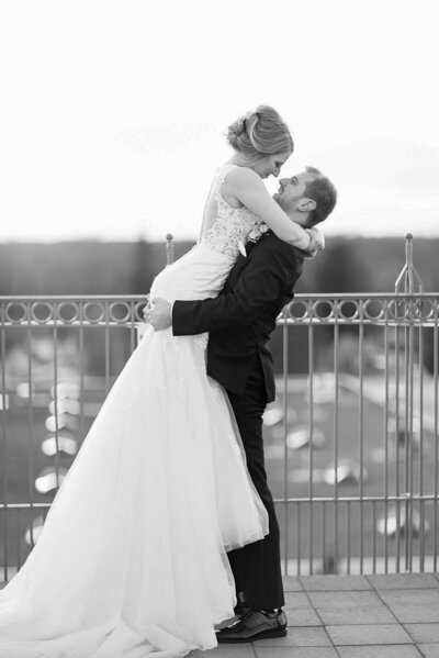 Bret and Brandie Evansville Owensboro Weddings Black and White Gallery08