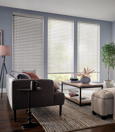 Classic Venetian blinds in a cozy living room