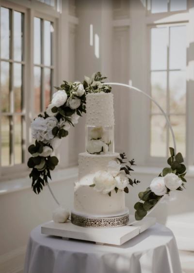 Luxury wedding cake design with modern elegance wedding and celebration cakes cambridgeshire suffolk