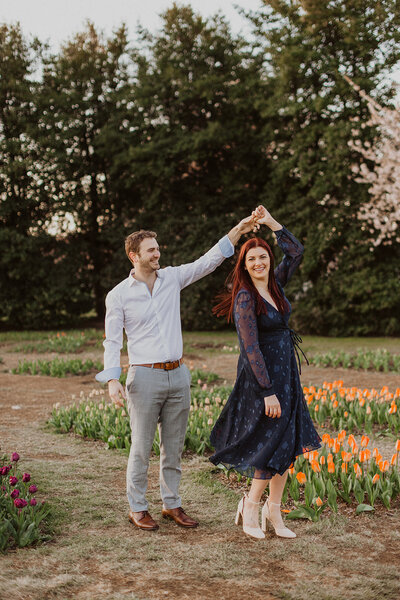 Couple dances at The Smithsonian Gardens