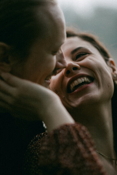 Hannika Gabrielsson is a couples photographer who wants each photo to be like a love letter that tells of your deepest emotions for one another.