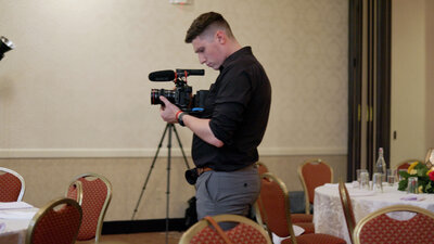 Jacob Metzger behind the scenes of a videography session.