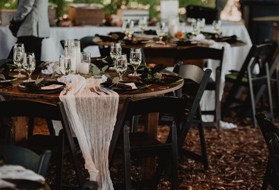 wedding venue in north texas_The venue at crescent moon_wooden tables and chairs