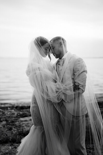 photographe-mariage-chic-cote-azur-couple-moderne