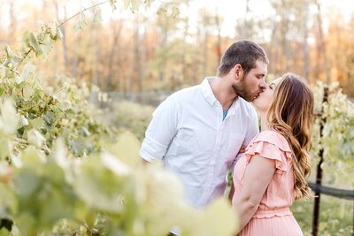 minneapolis-vineyard-engagement-photos-where-to-take-alexandra-robyn-photo_0013