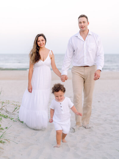 Beach Family Picture Outfits & What to Wear for Family Photos