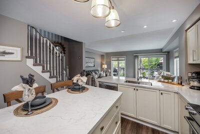 9-571 Longworth kitchen (7)