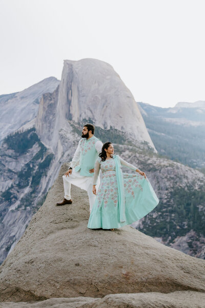 couple posing at glacier point