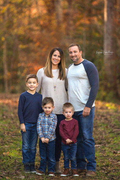 Family photos at Forest Ridge Park in the fall