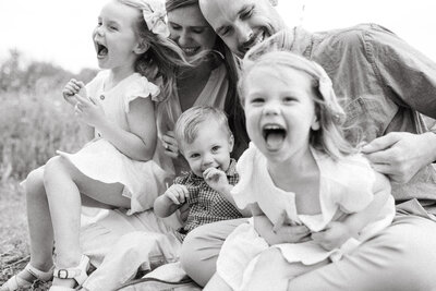 Family, newborn, maternity photographer in Dallas