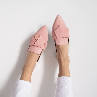 Blush pink shoes chic style