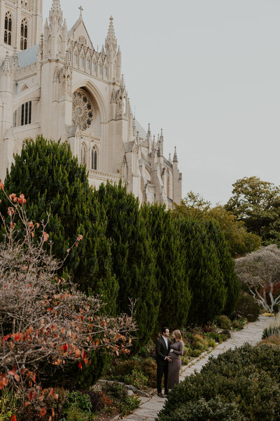 Fall-Maternity-Photoshoot-at-Washington-DC-National-Cathederal-1