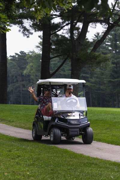 Voiturette de golf Laval sur le Lac AQEI